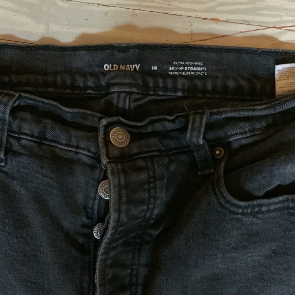 Old Navy Ripped Jeans - Picture 4 of 5